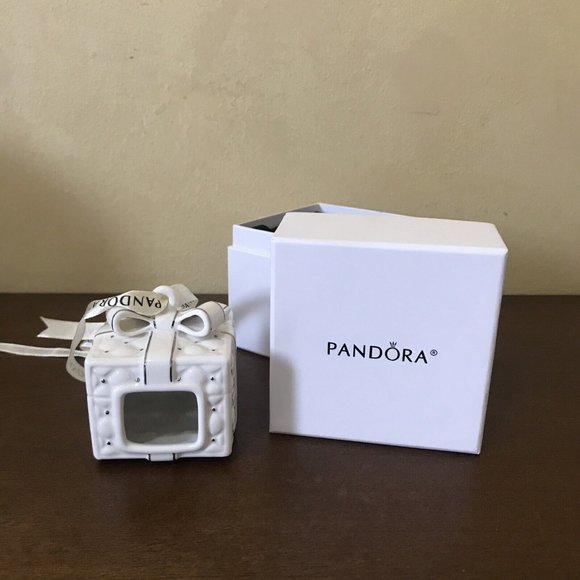 Pandora Other - 2016 Limited Edition Ceramic Pandora Christmas Charm Box Ornament